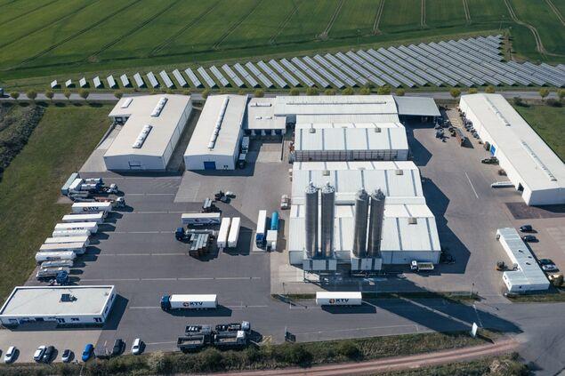 Drohnenaufnahme des Standortes Barby der KTV Speditionsgesellschaft mbH Drohnenaufnahme des Standortes Barby der KTV Speditionsgesellschaft mbH